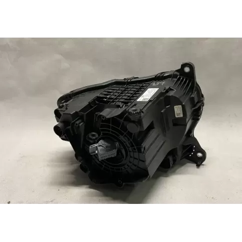 L8B213W030FF фара передняя Land Rover Defender 2020