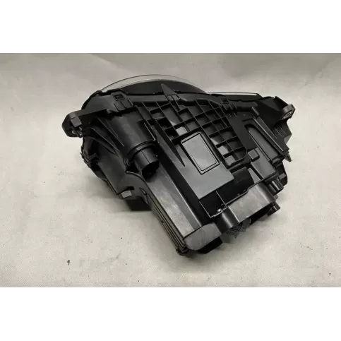 L8B213W030FF фара передняя Land Rover Defender 2020