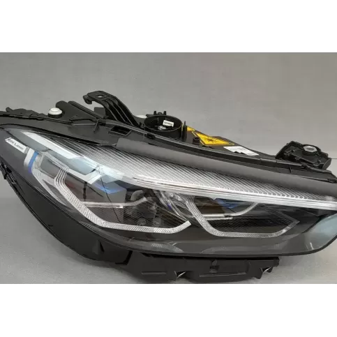 LE16A6389 фара передняя BMW 8 G14 2020