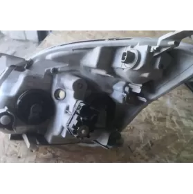 PBTM20 фара передняя Toyota Corolla Verso E121 2002