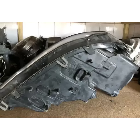 W164826XXXX фара передняя Mercedes-Benz ML W164 2010