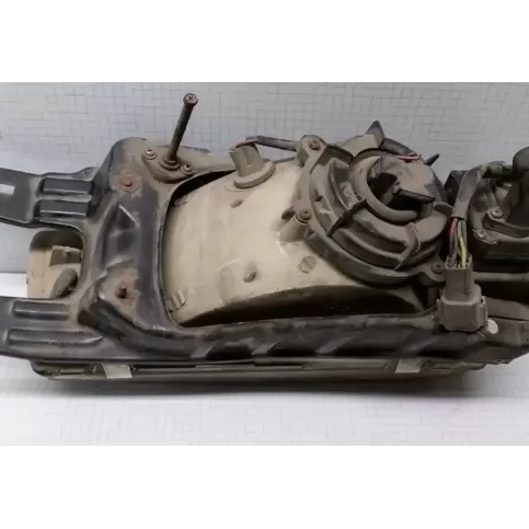 02387R20 фара передняя Nissan Maxima 1992