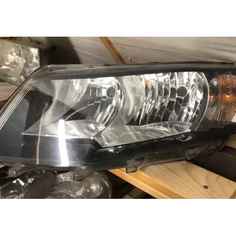 030127220100 фара передняя Skoda Octavia Mk3 (5E) 2014