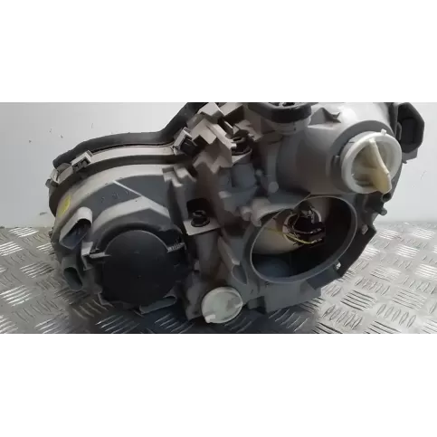 0302481002 фара передняя Mercedes-Benz C W203 2005