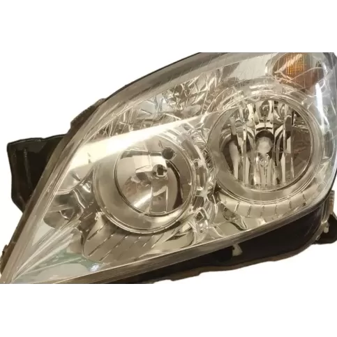 13239288 фара передняя Opel Astra H 2004