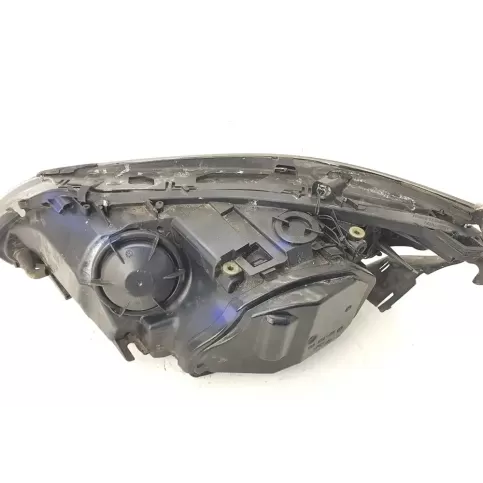 15872400 фара передняя BMW 5 E60 E61 2005