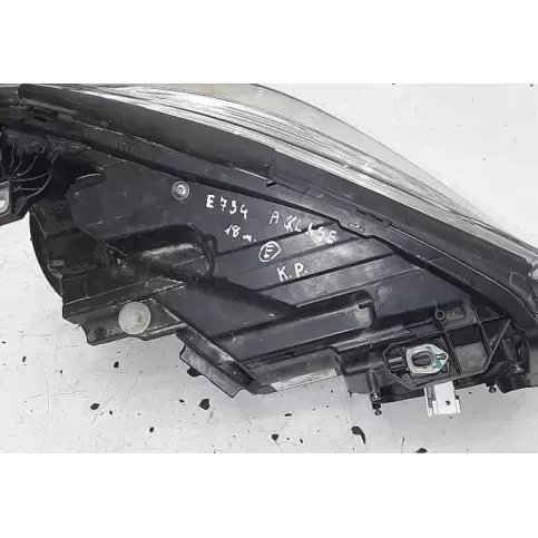 1EX01081835 фара передняя Mercedes-Benz A W176 2018