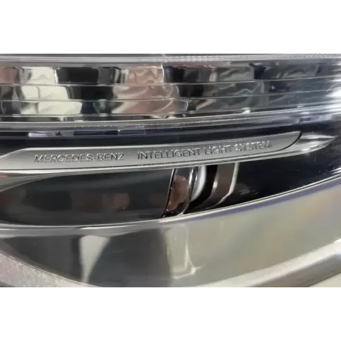 1ZT01081860 фара передняя Mercedes-Benz A W176 2013