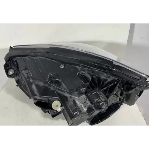 1ZT01081860 фара передняя Mercedes-Benz A W176 2013