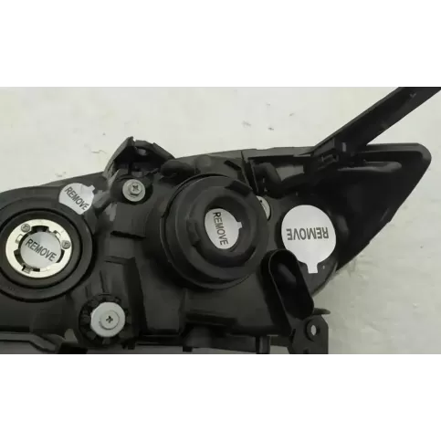 2742652 фара передняя Mazda 3 2021