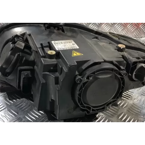 301219282 фара передня Audi A4 S4 B7 8E 8H 2006