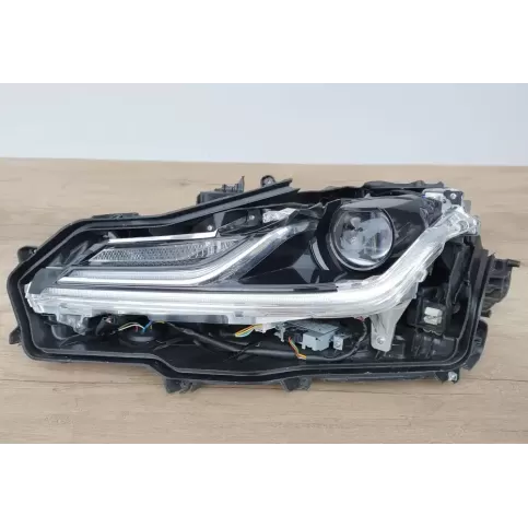 81150-02T51-00 фара передняя Toyota Corolla E160 E170 2015