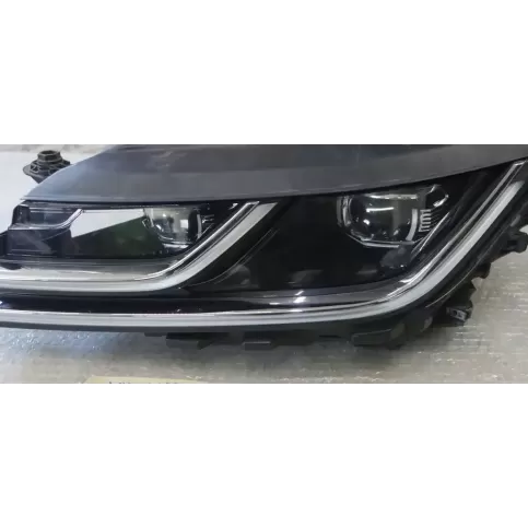 8990VF22A63 фара передня Volkswagen Arteon 2019