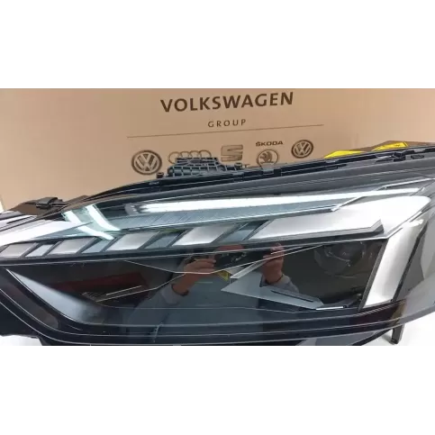8W6941085D фара передняя Audi RS5 2013