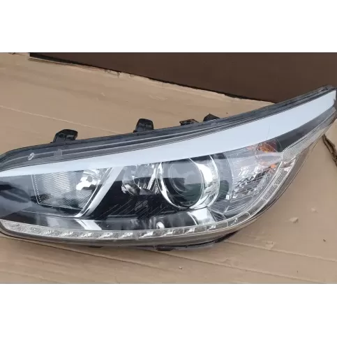 92101A2220 фара передняя KIA Ceed 2012
