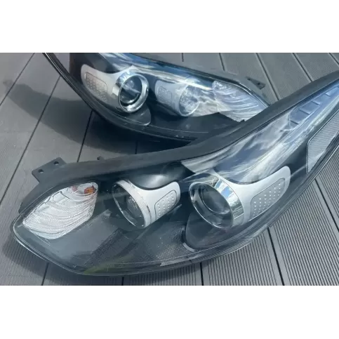 92102-F1011 фара передняя KIA Sportage 2019
