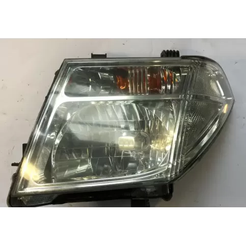 93710809 фара передняя Nissan Navara D40 2008