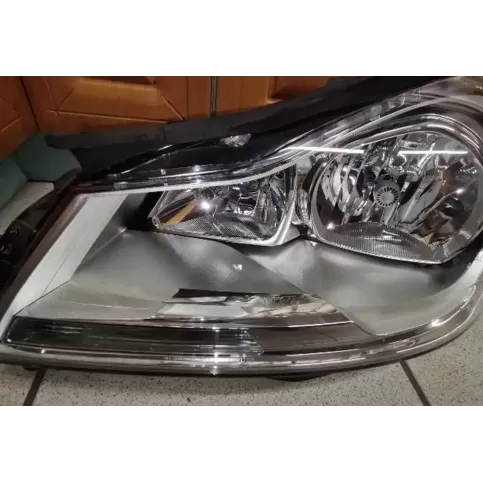 A2048204959 фара передня Mercedes-Benz C W204 2011