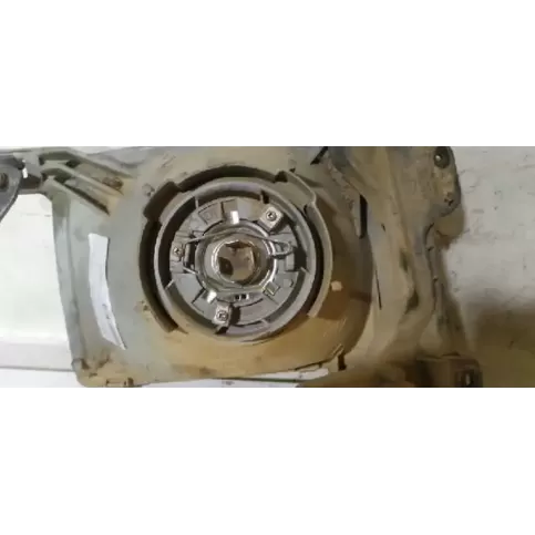 B6010VK40B фара передняя Nissan Navara D22 2001