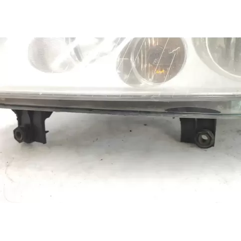 E420011B02A фара передняя Volkswagen Caddy 2007