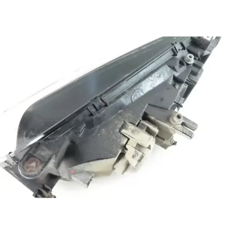 F014001013 фара передняя Mazda 626 2001