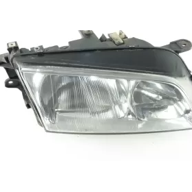 F014001013 фара передняя Mazda 626 2001