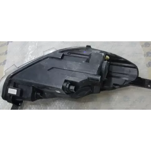 H1BB13W030AD фара передня Ford Fiesta 2022