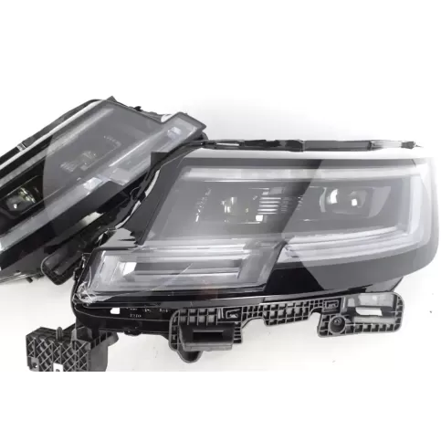 M8E2-13WO30HK фара передняя Land Rover Range Rover L460 Type LK 2022