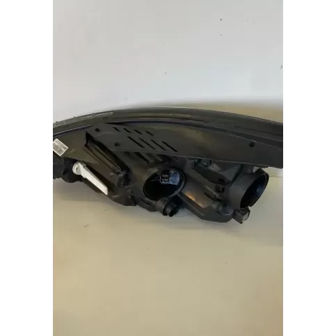 R009G02100F фара передня Hyundai i30 2019