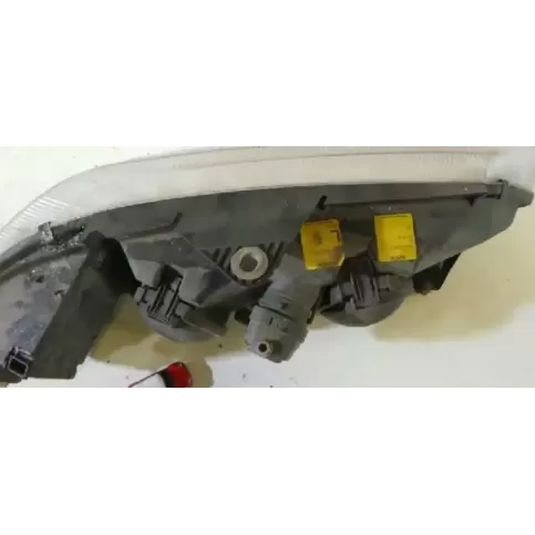 030103702100 фара передняя Peugeot 406 2000