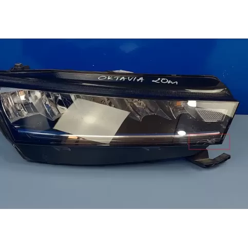 030111823200 фара передняя Skoda Octavia Mk4 2020
