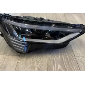 030113123400 фара передняя Audi e-tron 2022