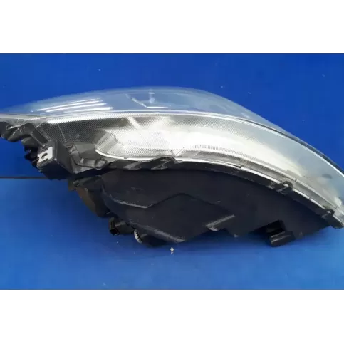 100166841001668000088064 фара передняя Suzuki SX4 2006