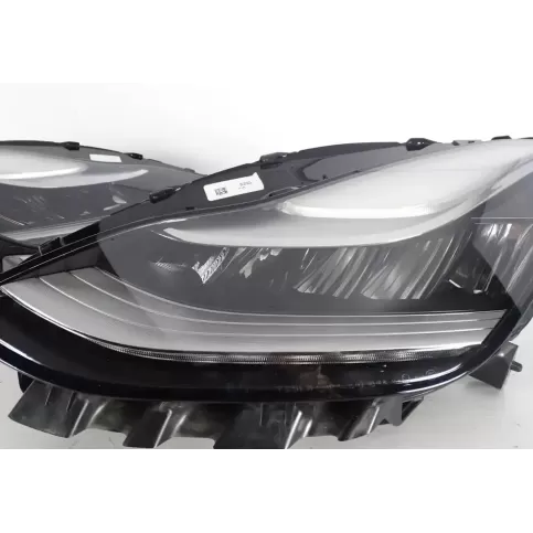 1077375-50-B фара передня Tesla Model 3 2018