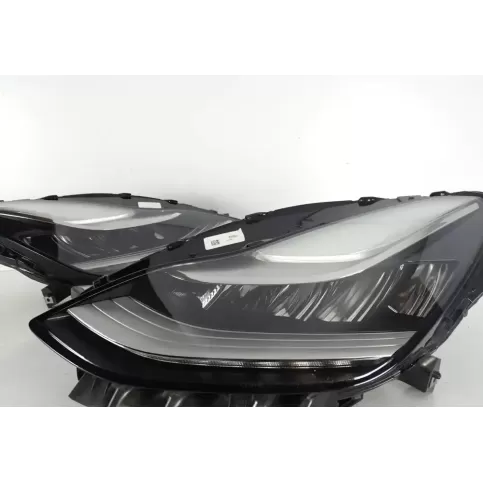 1077375-50-B фара передня Tesla Model 3 2018