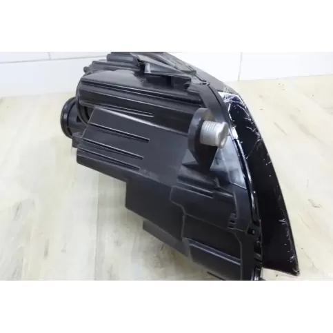 1216679 фара передня Volkswagen PASSAT B7 2011