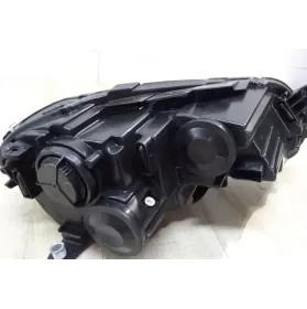 1216679 фара передня Volkswagen PASSAT B7 2011