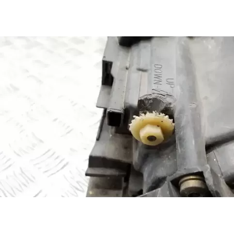 1305219058 фара передняя Audi A8 S8 D2 4D 1999