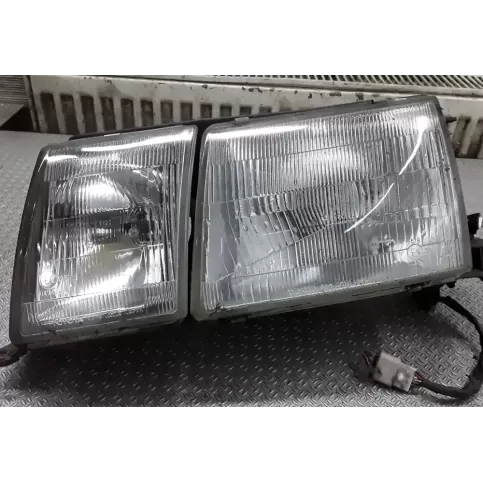 22874984 фара передняя Lexus LS 400 1992