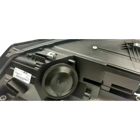 5N0941752B фара передня Volkswagen Tiguan 2019