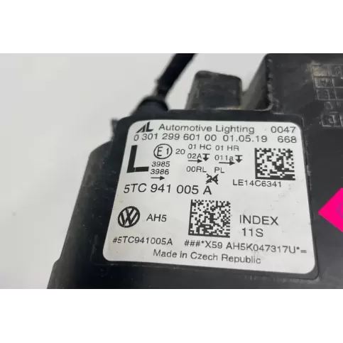 5TC941005A фара передня Volkswagen Touran III 2019