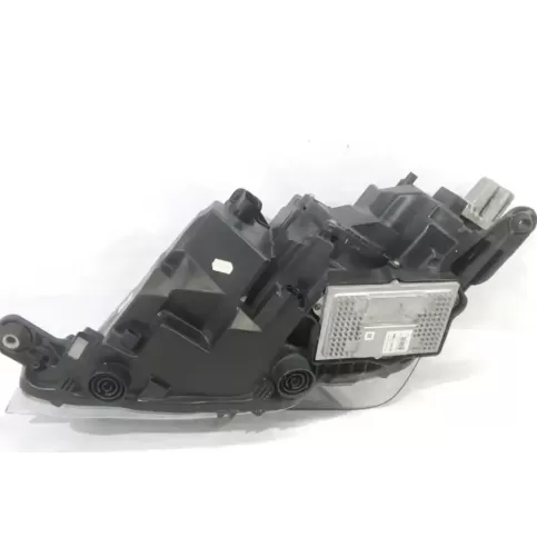 6JC941008C фара передняя Seat Toledo IV (NH) 2012