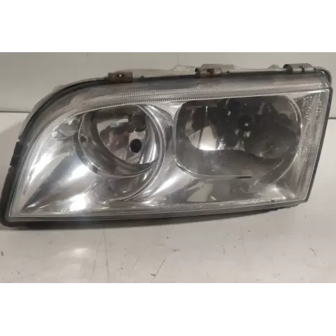 7731109 фара передняя Volvo S40, V40 2002