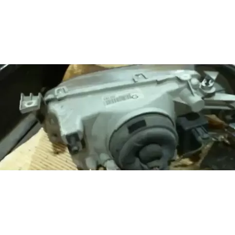 89000315 фара передняя Suzuki Swift 1989