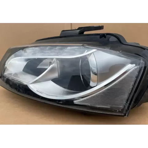 8P0941003BG фара передня Audi A3 S3 A3 Sportback 8P 2010