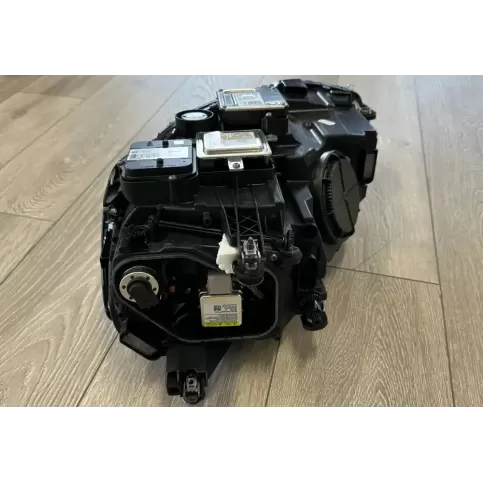 90024310 фара передняя Volkswagen Golf VII 2015