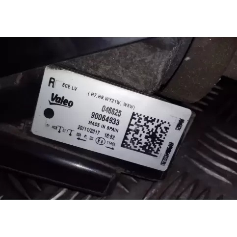 90064933 фара передняя Volkswagen PASSAT B8 2015