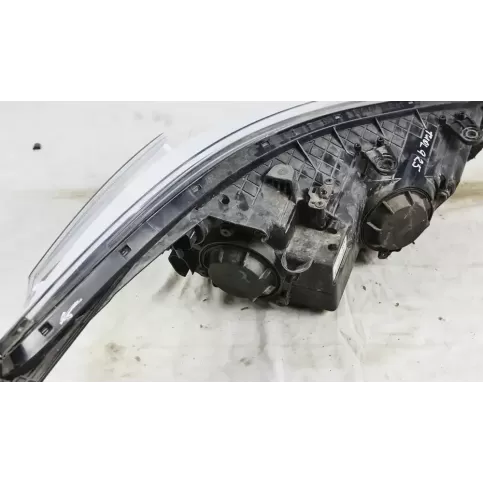92101-A2220 фара передняя KIA Ceed 2017