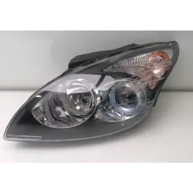 921012L520 фара передняя Hyundai i30 2011