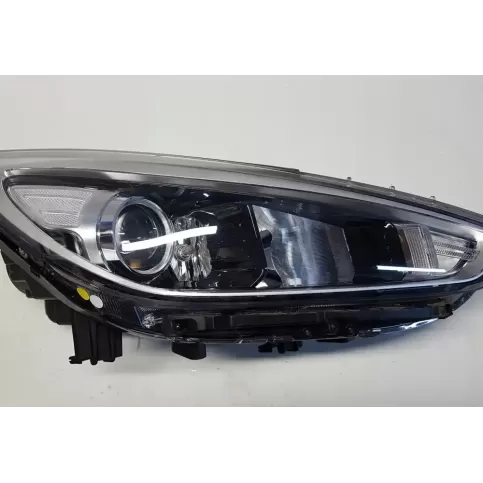 92102-G4030 фара передняя Hyundai i30 2020